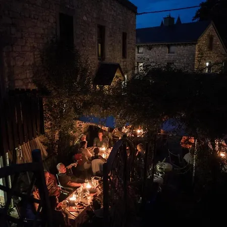 Aux 10 Clefs فندق مبيت وإفطار دربي