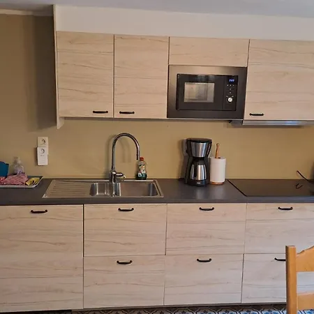 Aux 10 Clefs فندق مبيت وإفطار 3*