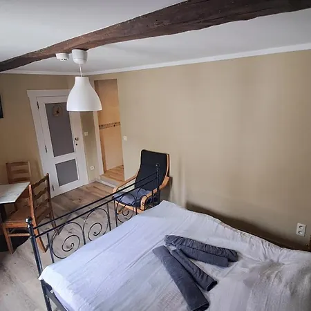 Aux 10 Clefs فندق مبيت وإفطار 3*