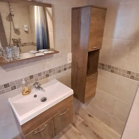 Aux 10 Clefs دربي